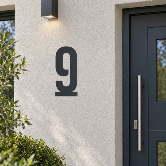 Edelstahl Hausnummernschild personalisiert – Hausnummer auf Linie „9“ neben der Haustür, Edelstahl Anthrazit RAL 7016 · WesterWerk