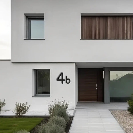 Moderne Hausnummer aus Edelstahl bei WesterWerk
