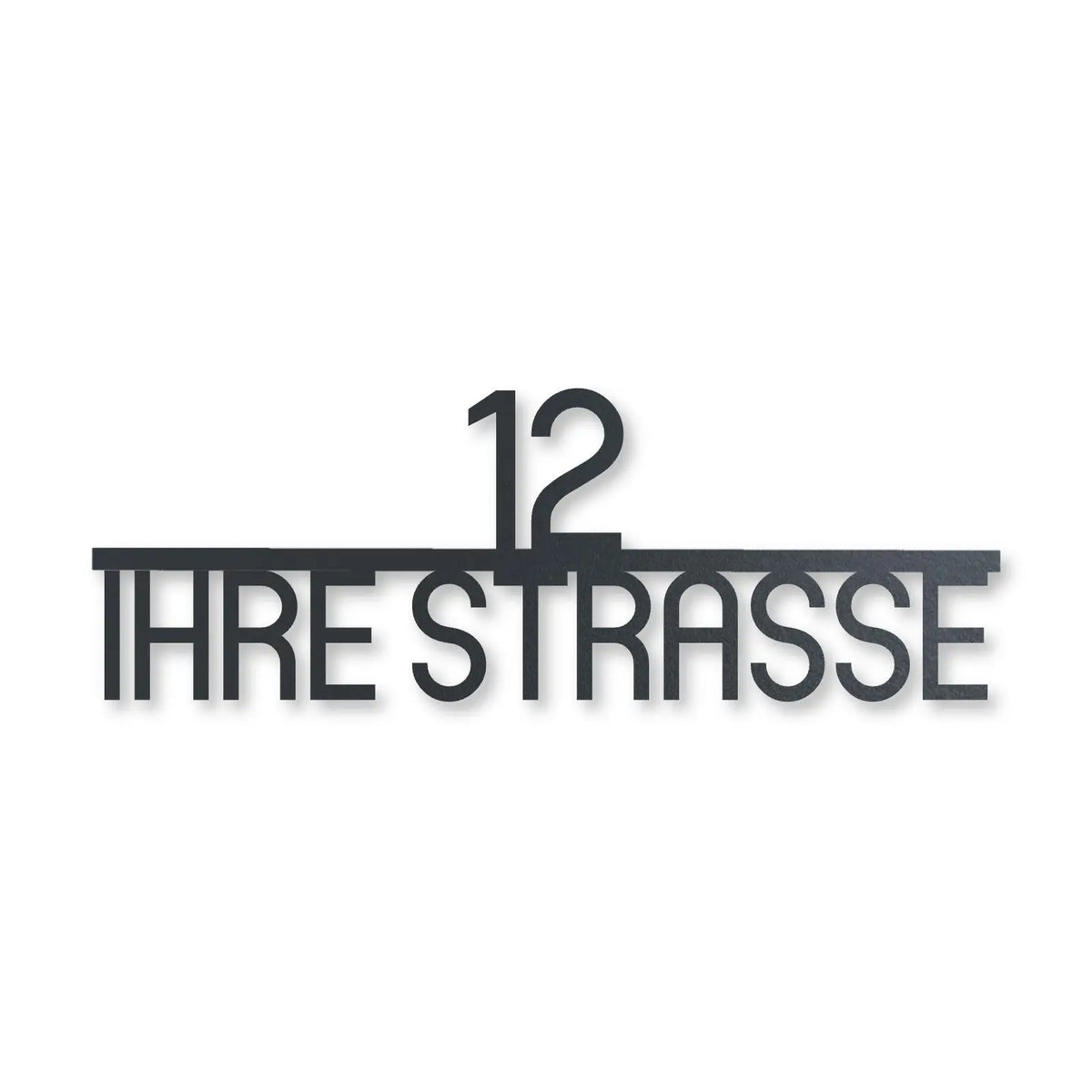Edelstahl Straßenschild mit Hausnummer personalisiert – Zentriertes, Modernes Straßenschild Abgerundet, Edelstahl Anthrazit RAL 7016 · WesterWerk [checkout]